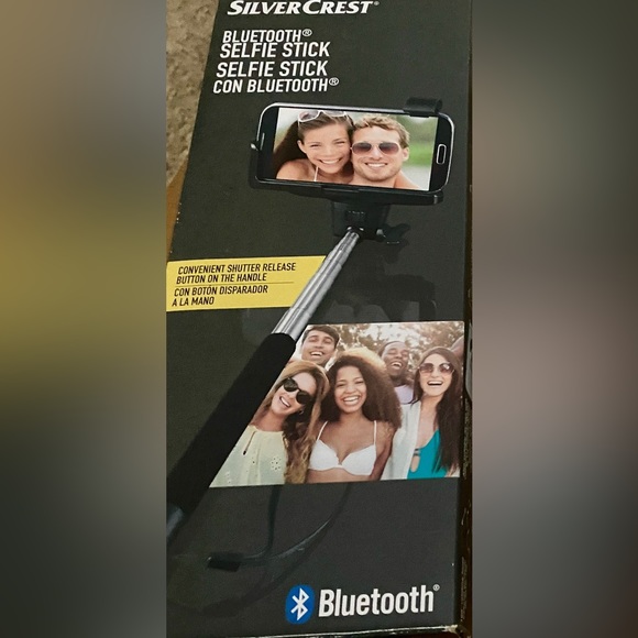 Blue Tooth Selfie Stick - Picture 1 of 8